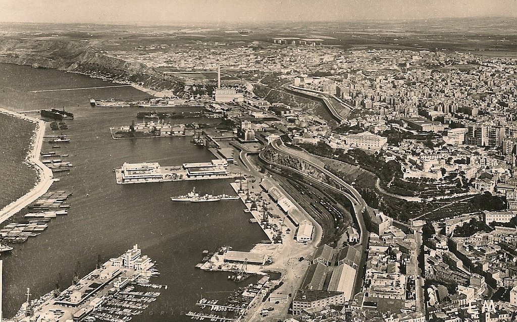 461-Vue generale  ville et port.jpg